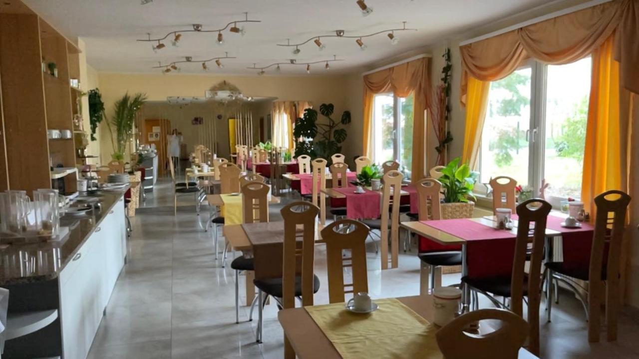 Hotel Merkur Garni Sarstedt Exterior photo